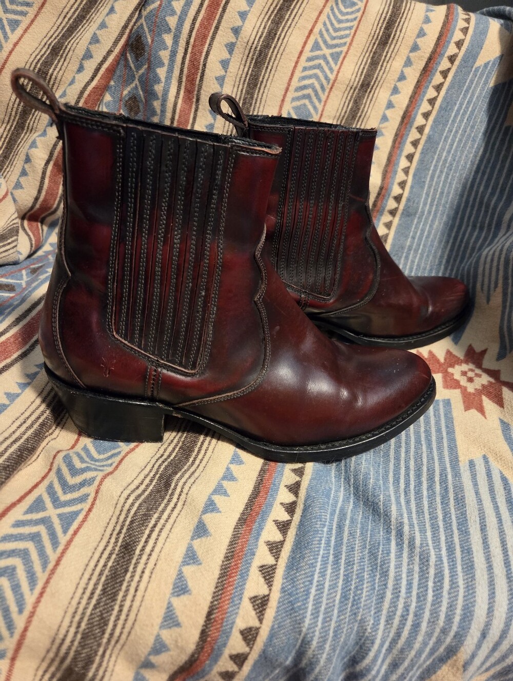 RARE Jamie Chelsea Burgundy/Bwn Frye Booties